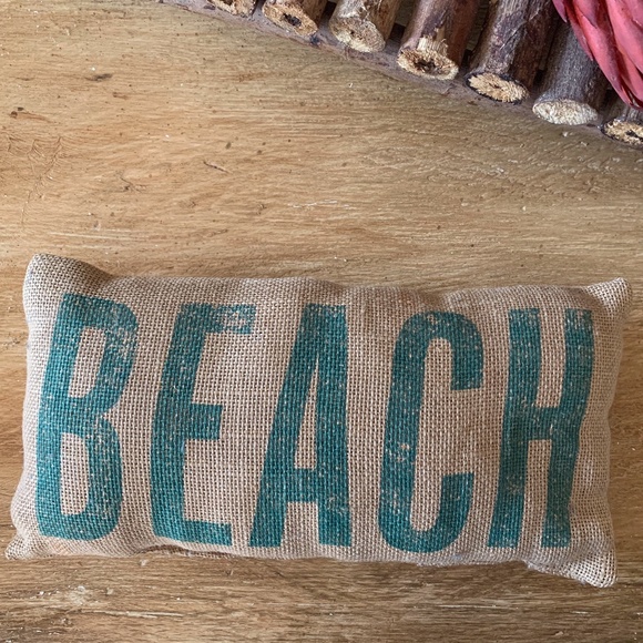 Country Home Collection Other - LIKE NEW! Distressed Mini "Beach"Burlap Pillow